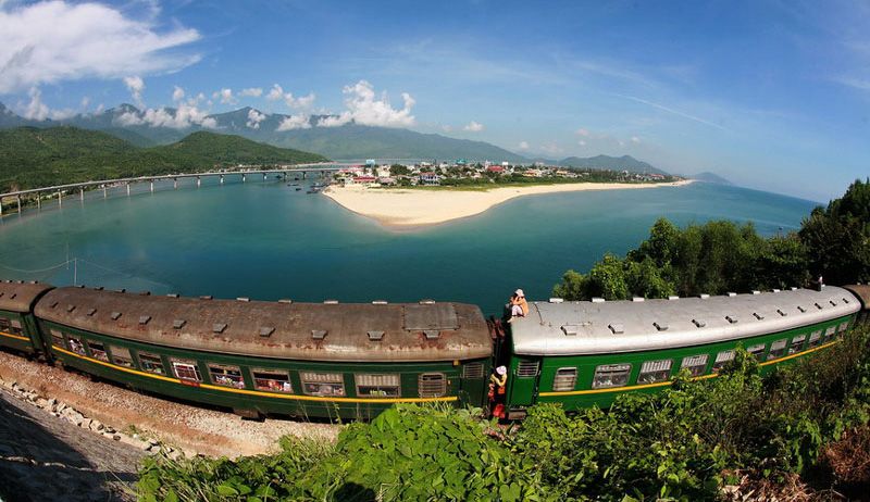 Train from Da Nang to Hue