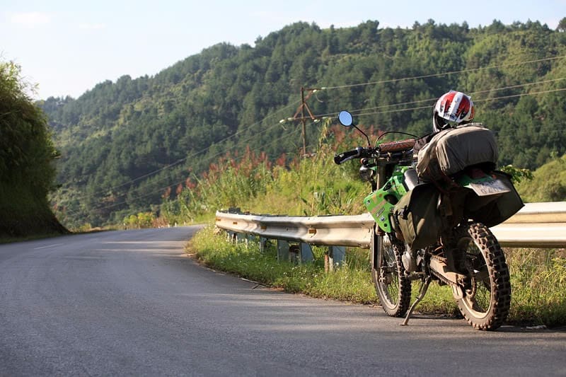Travel by motorbike from Hue to Hoian