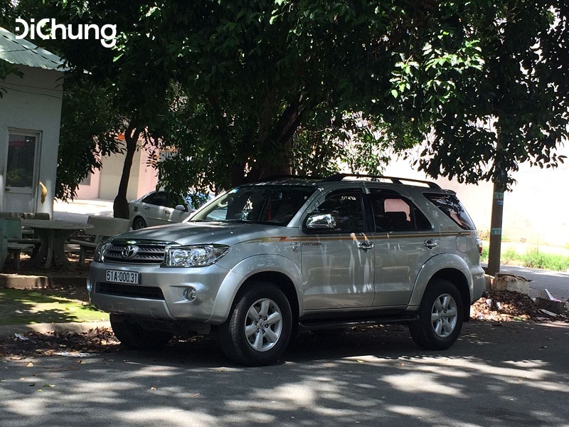 Nhiều người chọn thuê xe 7 chỗ đi Chùa Hương