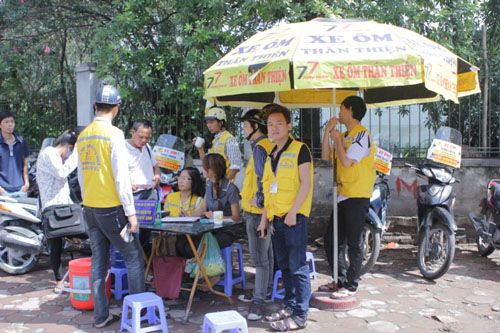 Xe ôm miễn phí cho sĩ tử
