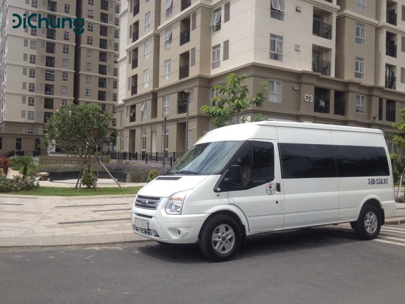 Thuê xe 16 chỗ giúp bạn di chuyển nhanh chóng với nhóm đông người